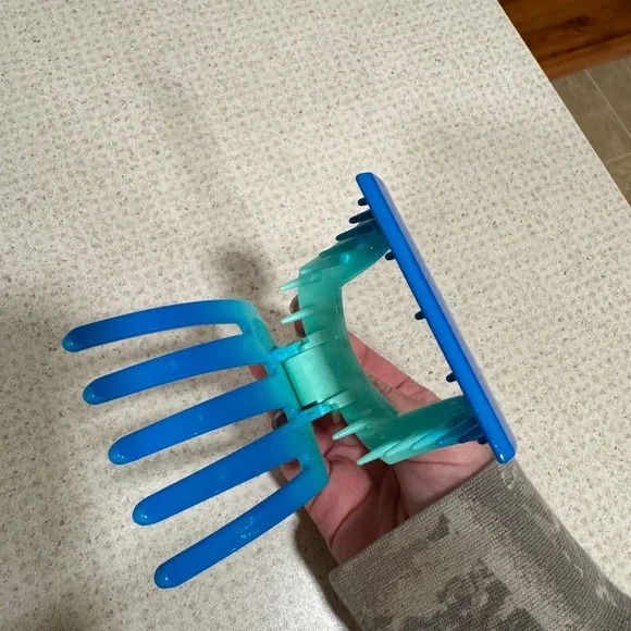 Teleties Large Flat Square Hair Clop - Picture 4 of 4